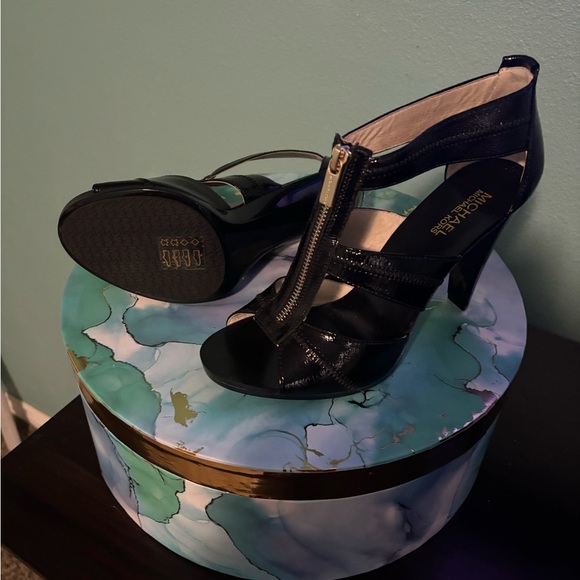 Michael Kors, Black patent leather, size 9 1/2 - Picture 4 of 13